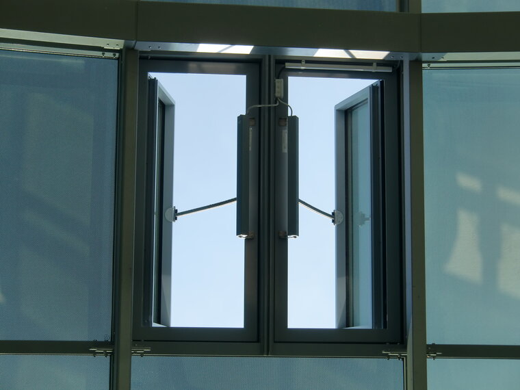 Chain drives open windows in SIGN tower